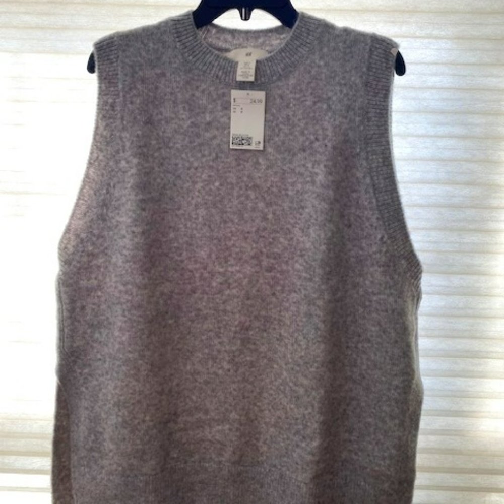 H&M Gray Sweater Vest